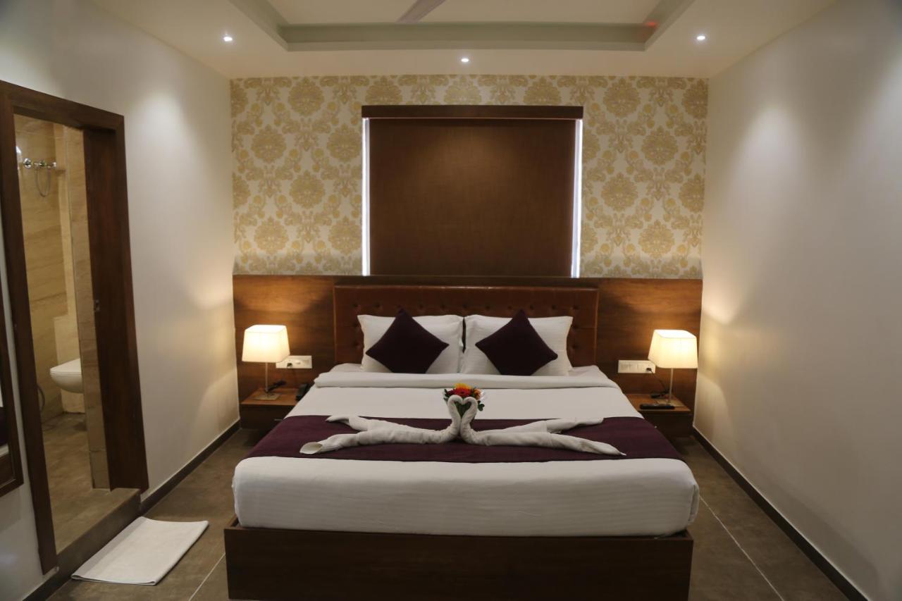 Hotel Nova Pride Rajkot Exterior photo