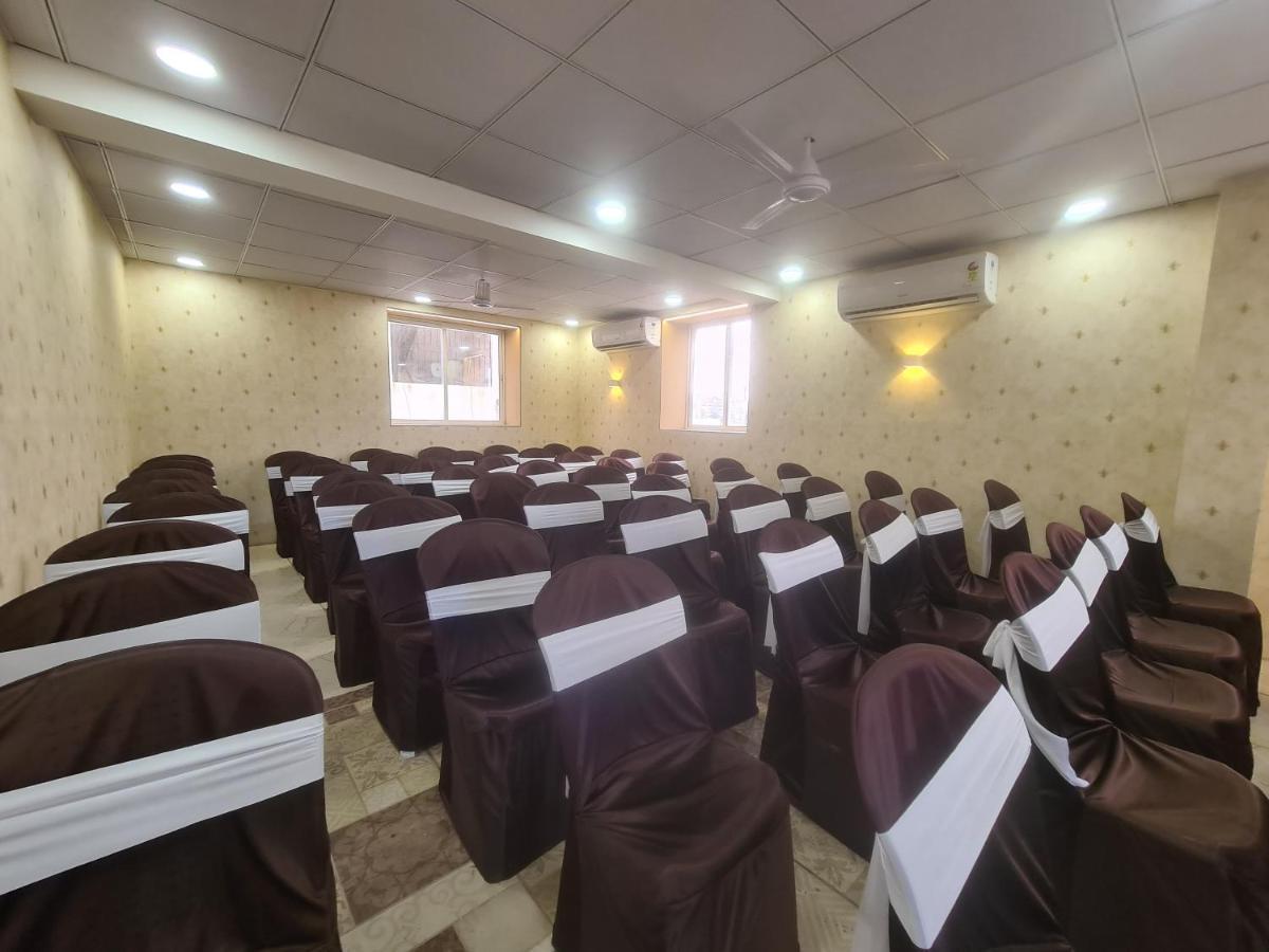 Hotel Nova Pride Rajkot Exterior photo