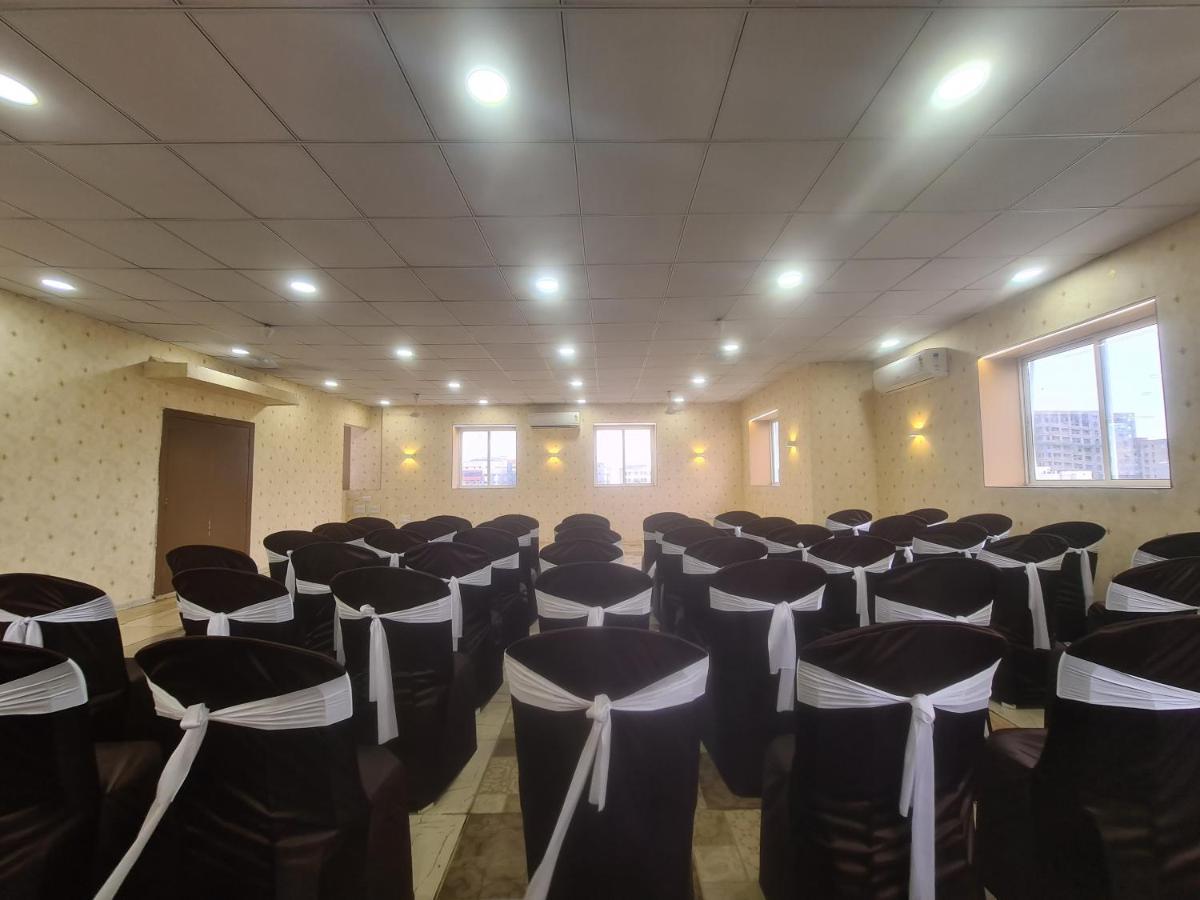 Hotel Nova Pride Rajkot Exterior photo