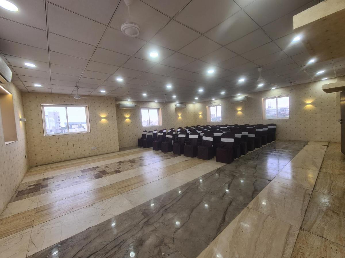 Hotel Nova Pride Rajkot Exterior photo