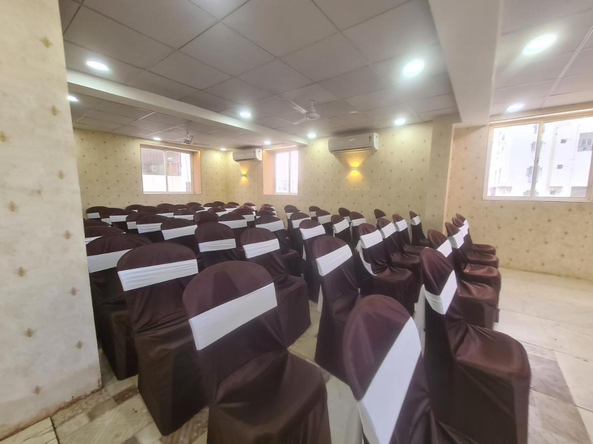 Hotel Nova Pride Rajkot Exterior photo