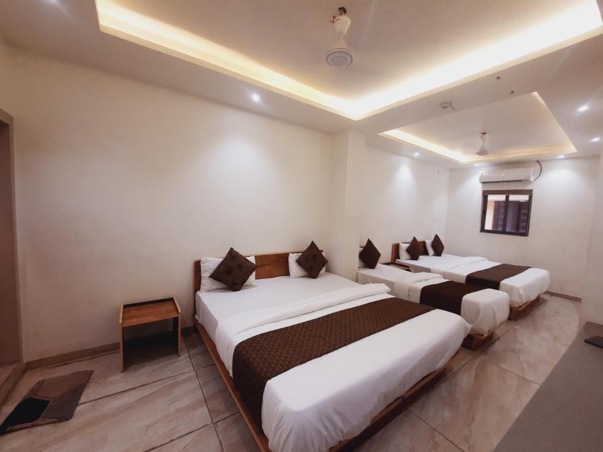 Hotel Nova Pride Rajkot Exterior photo