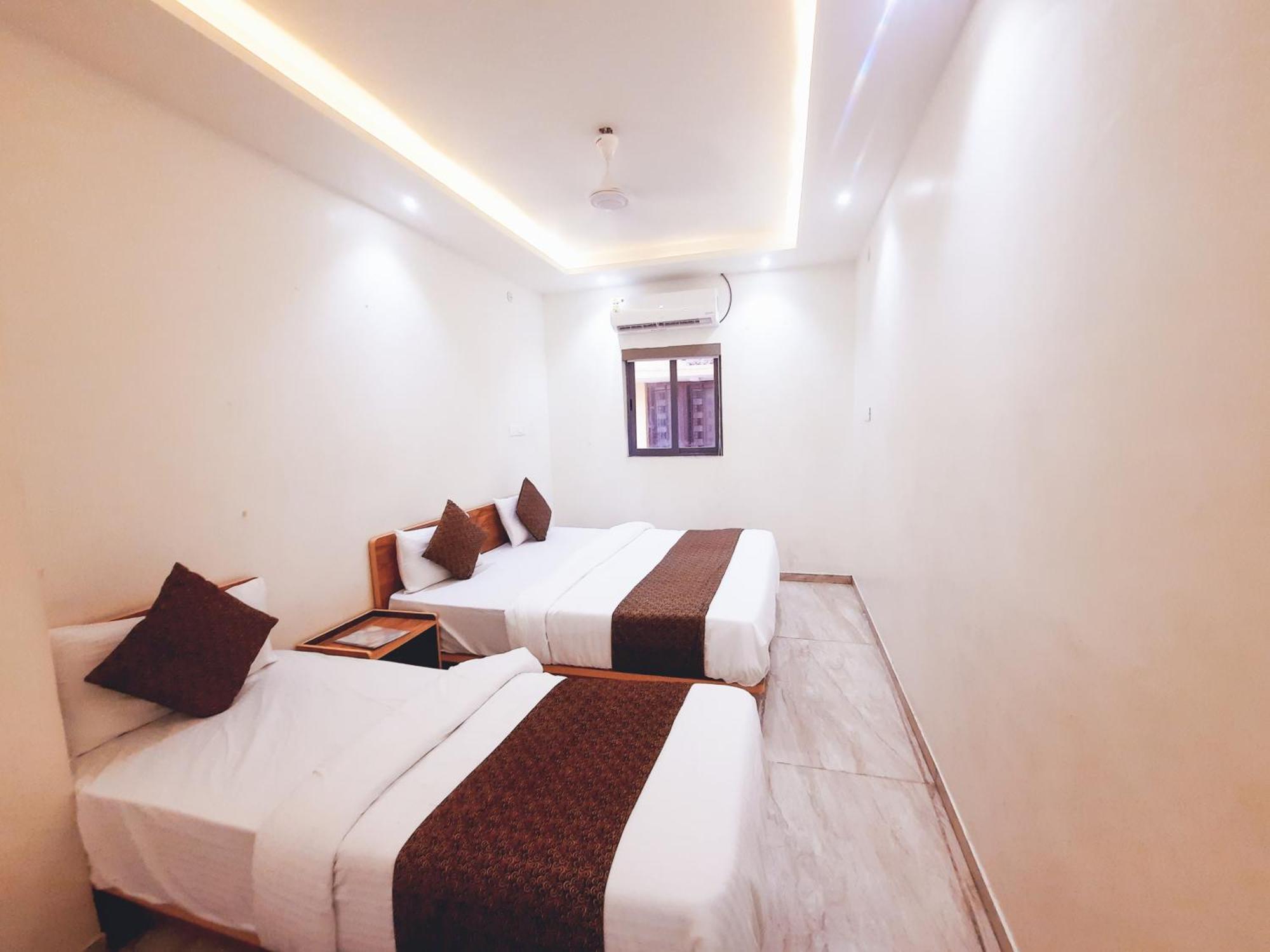 Hotel Nova Pride Rajkot Exterior photo