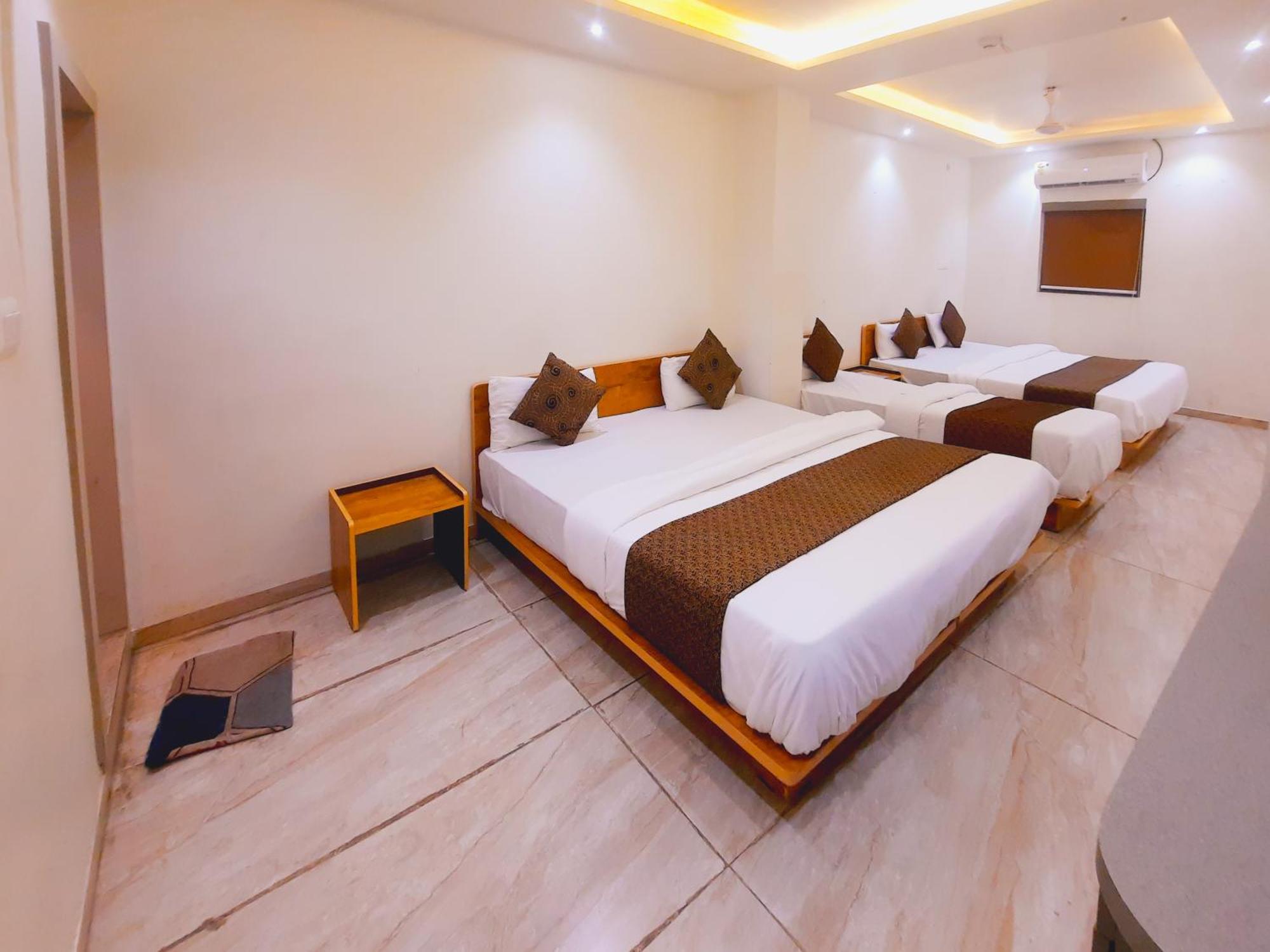 Hotel Nova Pride Rajkot Exterior photo