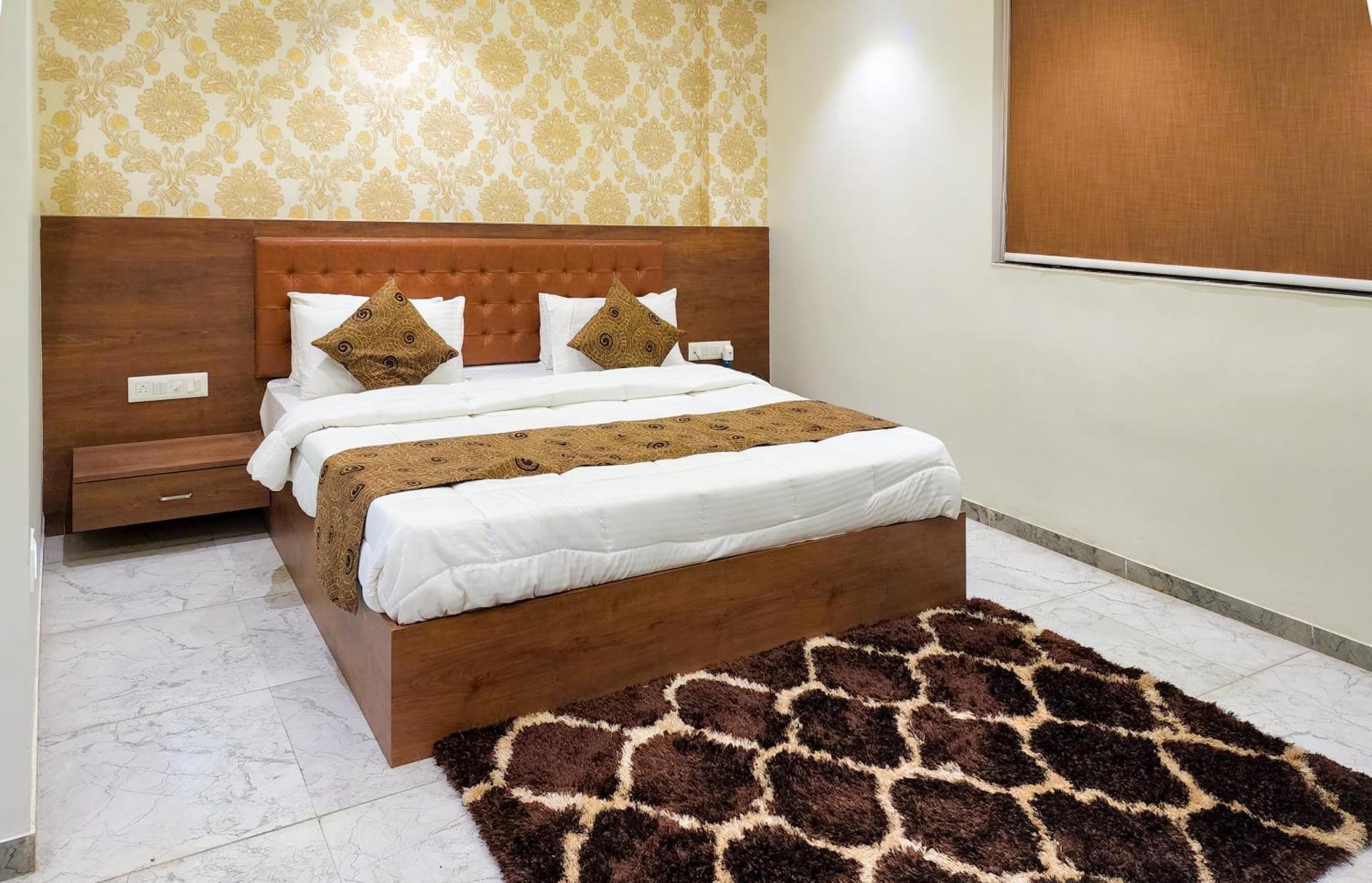 Hotel Nova Pride Rajkot Exterior photo